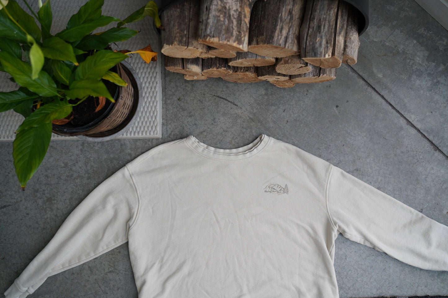 (M) Embroidered Sweatshirt (Mountain 'WATG' Floral)