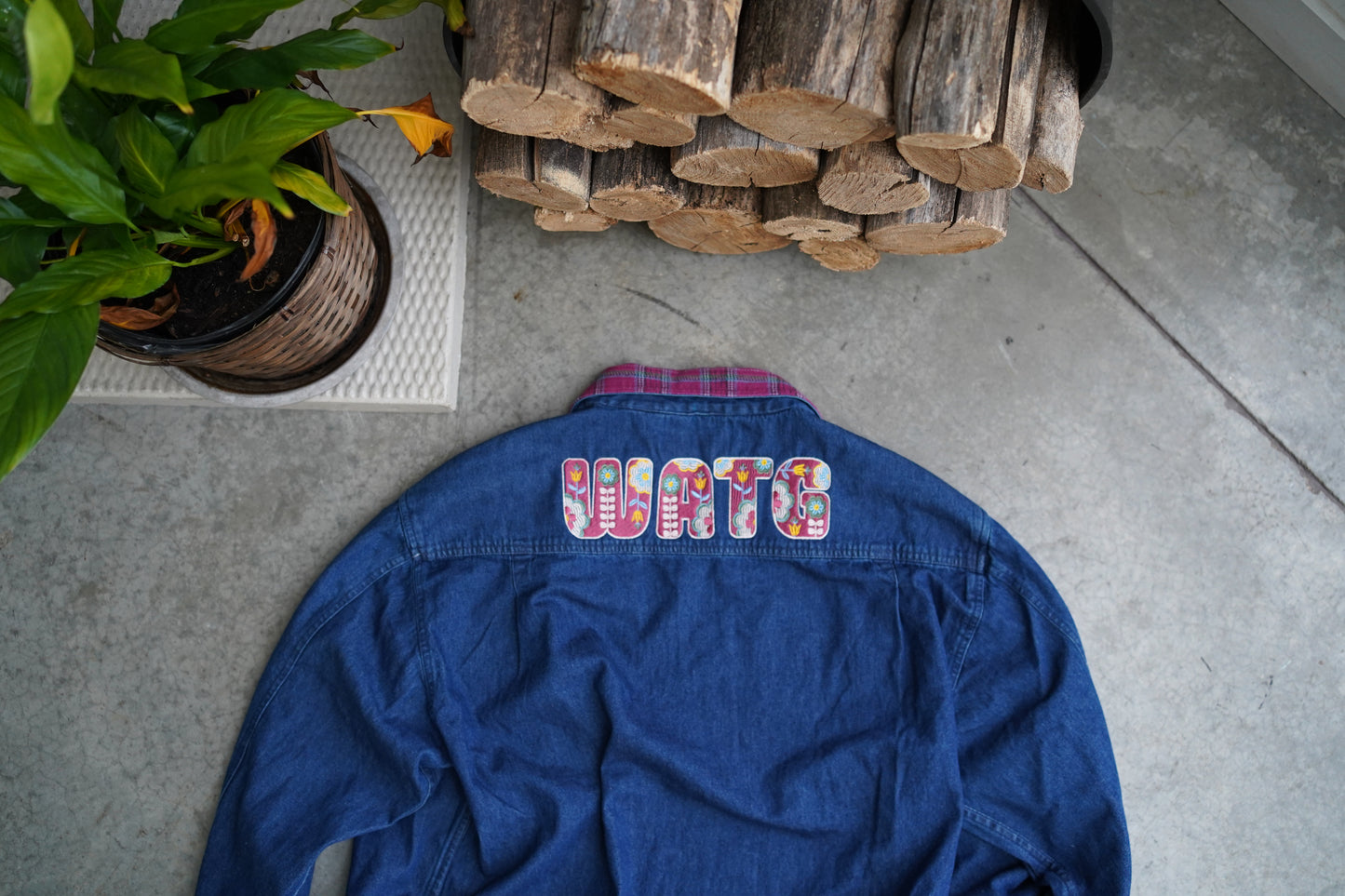 (XL) Embroidered Denim Shirt (Scandinavian WATG)