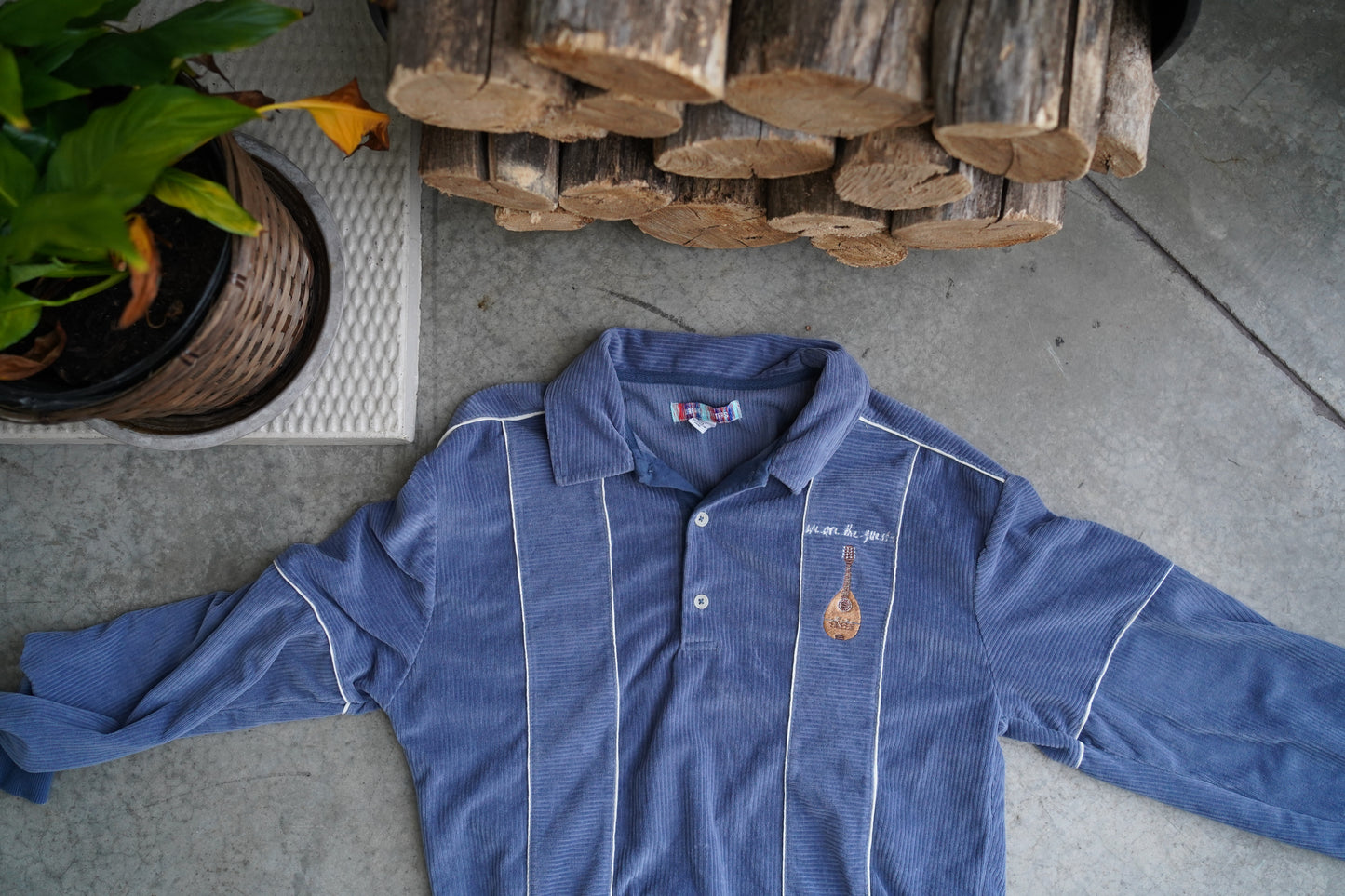 (S) Embroidered Shirt (Folklore Mandolin)